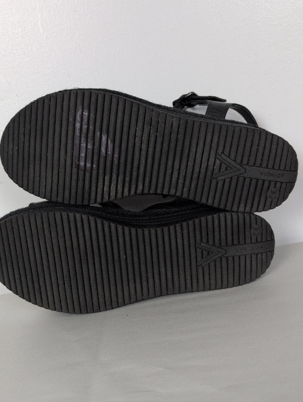 Vionic Mar Platform Sandals - Picture 9 of 12